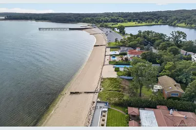 23 Eastland Drive, Glen Cove, NY 11542 - Photo 6