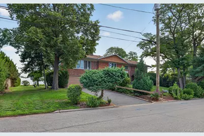 23 Eastland Drive, Glen Cove, NY 11542 - Photo 12
