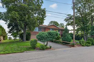 23 Eastland Dr, Glen Cove, NY 11542 - Photo 12