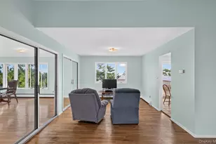 23 Eastland Dr, Glen Cove, NY 11542 - Photo 20