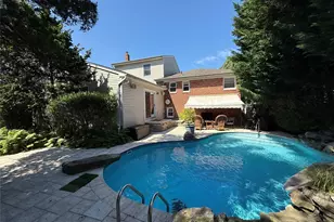 26 Kathleen Dr E, Syosset, NY 11791 - Photo 2