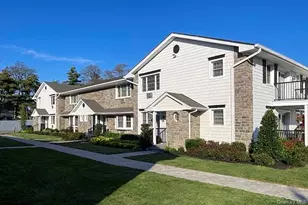 50 Lamplighter Ln, Massapequa, NY 11758 - Photo 2