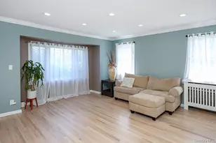 844 Hemlock St, Franklin Square, NY 11010 - Photo 6