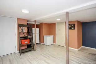 844 Hemlock St, Franklin Square, NY 11010 - Photo 28