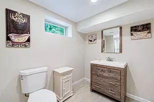 10 Williamsburg Dr, Northport, NY 11768 - Photo 32