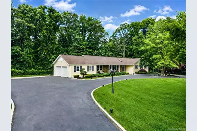 10 Williamsburg Drive, Northport, NY 11768 - Photo 40