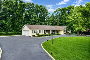 10 Williamsburg Dr, Northport, NY 11768 - Photo 40