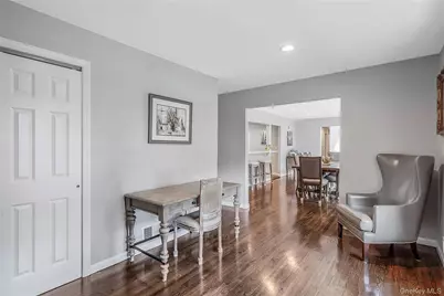 10 Williamsburg Drive, Northport, NY 11768 - Photo 14