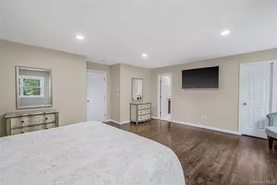 10 Williamsburg Drive, Northport, NY 11768 - Photo 18