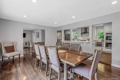 10 Williamsburg Drive, Northport, NY 11768 - Photo 6