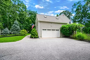15 Cedar Ln, Patchogue, NY 11772 - Photo 4