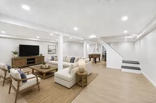 10 York St, Hicksville, NY 11801 - Photo 18