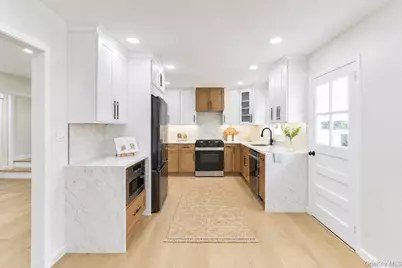 10 York Street, Hicksville, NY 11801 - Photo 2