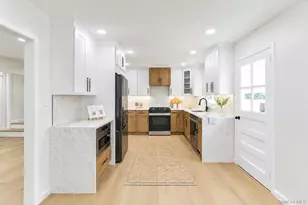 10 York St, Hicksville, NY 11801 - Photo 2