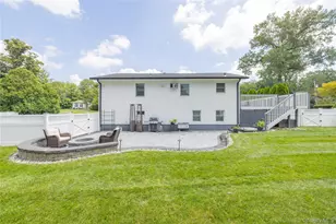 395 Ehrhardt Rd, Pearl River, NY 10965 - Photo 30