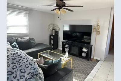 360 West Drive, Copiague, NY 11726 - Photo 10