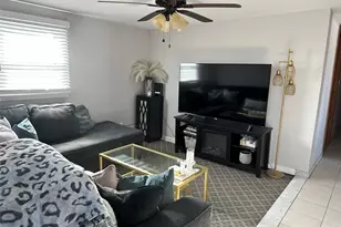 360 West Dr, Copiague, NY 11726 - Photo 10