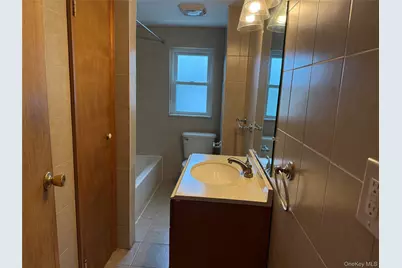 360 West Drive, Copiague, NY 11726 - Photo 12