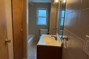 360 West Dr, Copiague, NY 11726 - Photo 12
