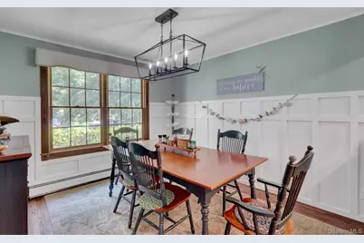 22 Larkspur Drive, West Islip, NY 11795 - Photo 10