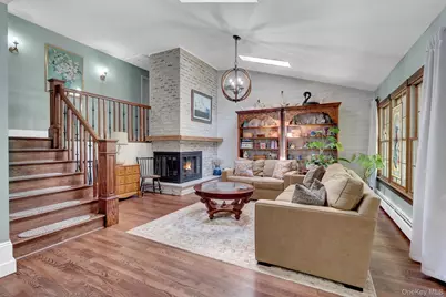 22 Larkspur Drive, West Islip, NY 11795 - Photo 6