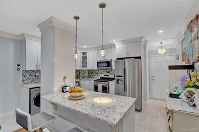 10749 117th Street, Richmond Hill, NY 11419 - Photo 8
