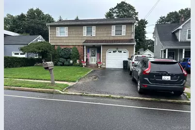 60A Maplewood Road, Huntington Station, NY 11746 - Photo 2