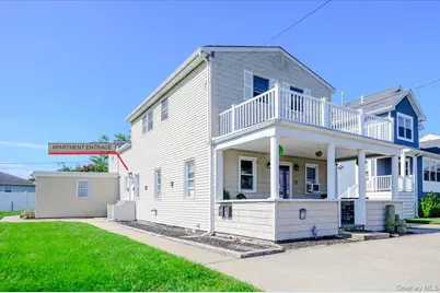13 Truxton Road #Upper, Island Park, NY 11558 - Photo 2