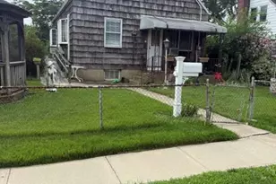 2 Ivy St, Farmingdale, NY 11735 - Photo 2