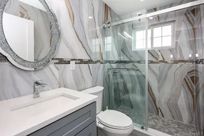 42 Celler Avenue, New Hyde Park, NY 11540 - Photo 20