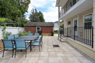 42 Celler Ave, New Hyde Park, NY 11540 - Photo 38