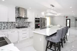 42 Celler Ave, New Hyde Park, NY 11540 - Photo 18
