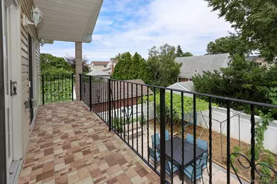 42 Celler Avenue, New Hyde Park, NY 11540 - Photo 26