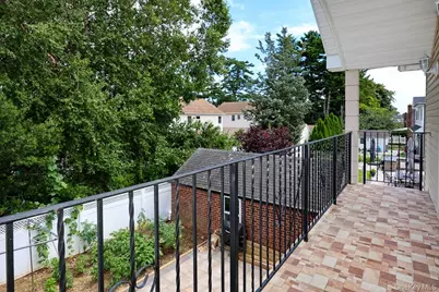 42 Celler Avenue, New Hyde Park, NY 11540 - Photo 28