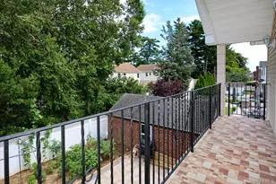 42 Celler Ave, New Hyde Park, NY 11540 - Photo 28