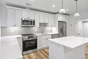 71 W Main St, Oyster Bay, NY 11771 - Photo 4