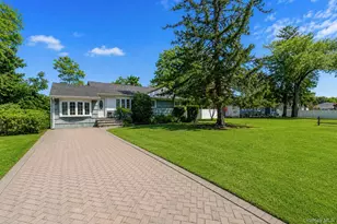 1 Dale Ln, Smithtown, NY 11787 - Photo 2