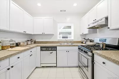 537 E Broadway #201, Long Beach, NY 11561 - Photo 16