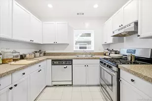 537 E Broadway, Long Beach, NY 11561 - Photo 16
