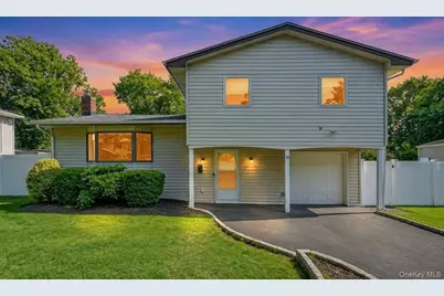 18 Catherwood Crescent, Melville, NY 11747 - Photo 1