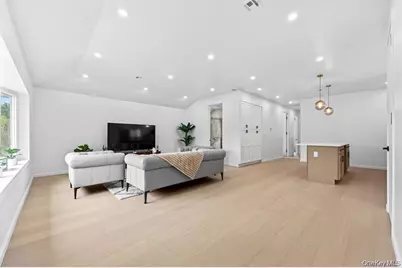 22659 76th Road, Oakland Gardens, NY 11364 - Photo 2