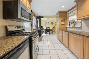 32 Carolina Dr, New City, NY 10956 - Photo 4