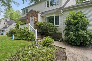 32 Carolina Dr, New City, NY 10956 - Photo 2