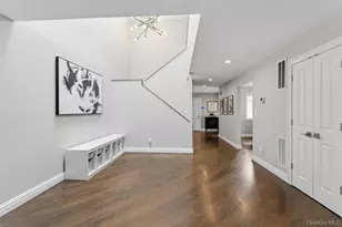 48 Chestnut Ln, Woodbury, NY 11797 - Photo 10