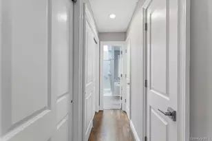 48 Chestnut Ln, Woodbury, NY 11797 - Photo 28