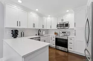 48 Chestnut Ln, Woodbury, NY 11797 - Photo 16