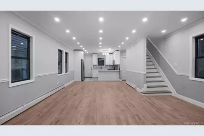 128 E 238th Street, Bronx, NY 10470 - Photo 12