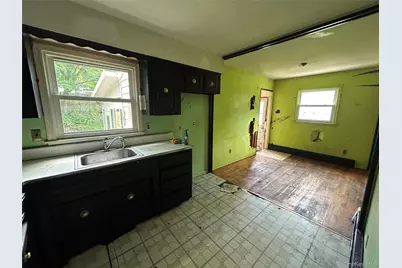 142 New York Avenue, Sound Beach, NY 11789 - Photo 12