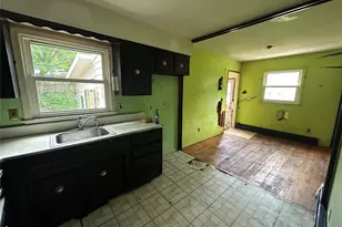 142 New York Ave, Sound Beach, NY 11789 - Photo 12