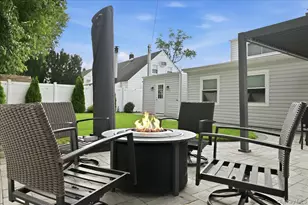23 Needle Ln, Levittown, NY 11756 - Photo 32